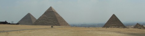 Picture of the Giza pyramids